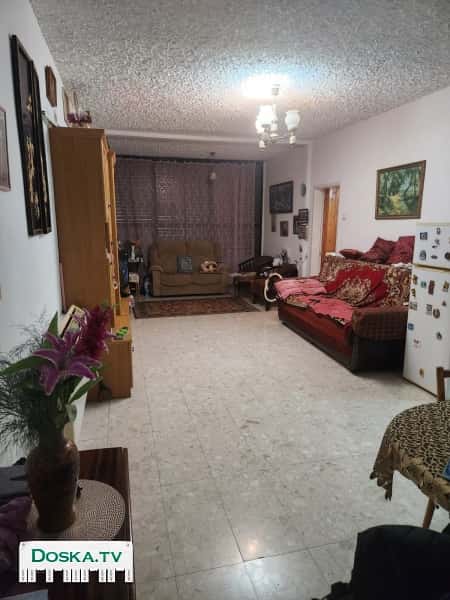 Квартира 2.5 комнаты в самом центре Нетании, на тихой улице.