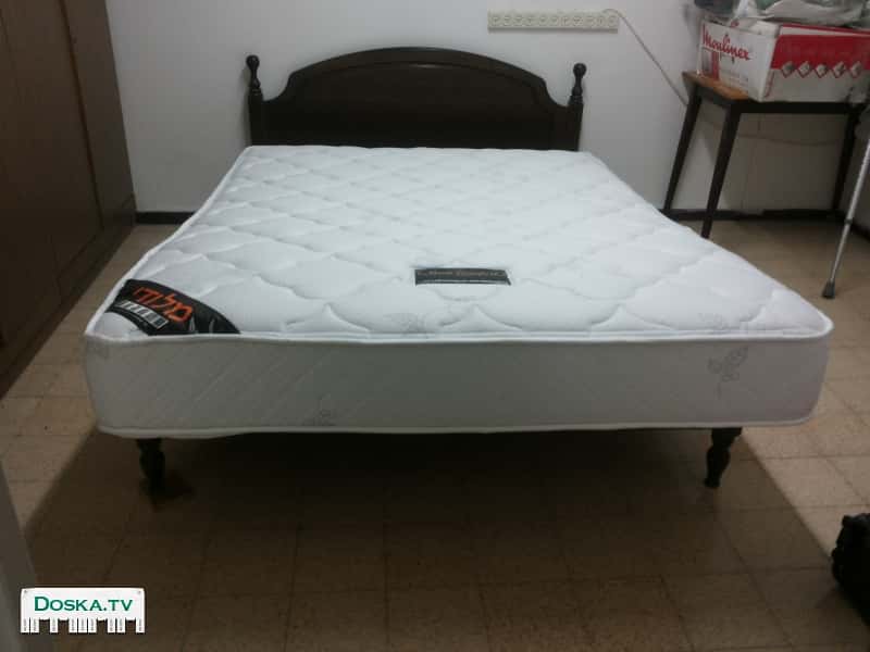 матрас 140х190 см, беспружинный (латексный), фирма MediComfort, модель Melodi, куплен