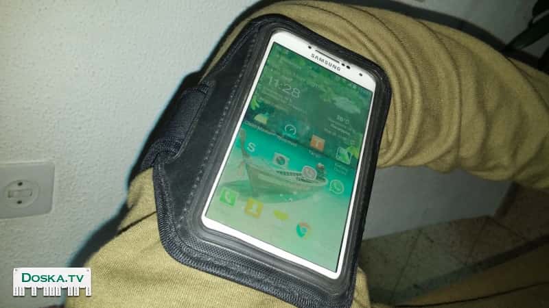 Вместо того чтоб держать телефон в кармане-держите в пристёгивающемся к