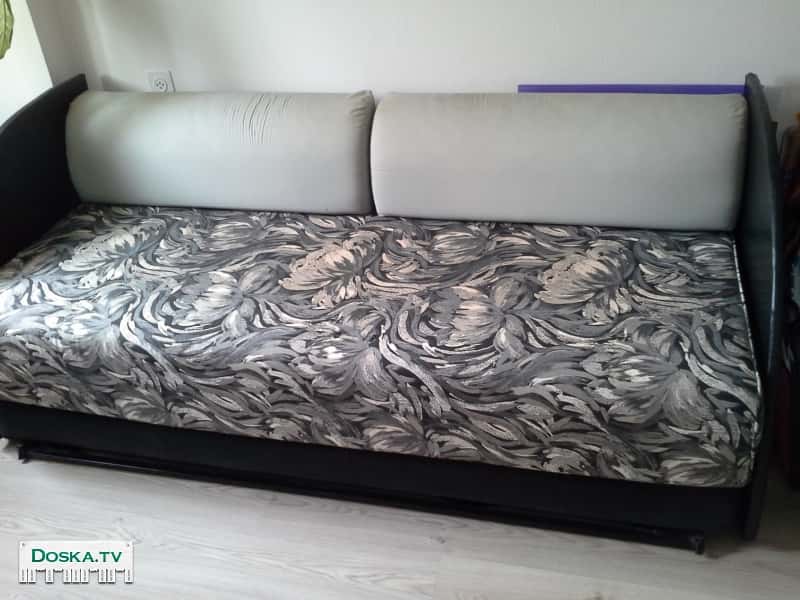 диван-кровать в хорошем состоянии. Цена 300 шекелей. Самуил 048774326