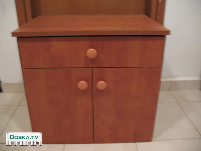 Тумбочка под обувь почти новая, ширина 57см, высота 53см, глубина