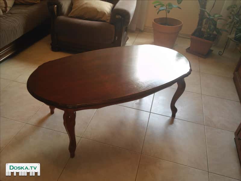 Журнальный столик натурального дерева (Италия) в хорошем состоянии. 350 шек.
