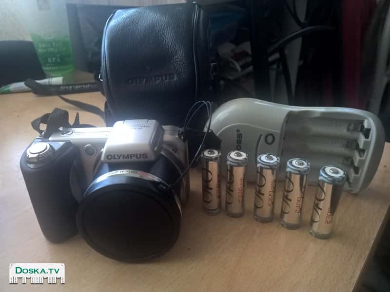 хороший рабочий цифровой фотоаппарат! 1 хозяин. Имеет 15-ти кратное оптическое