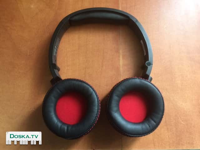 Creative Sound Blaster EVO С полноразмерными наушниками закрытого типа крепление