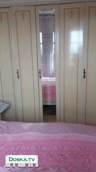 Красивая, в хорошем состоянии, кровать-175х210, шкаф-5 дверей с зеркалом, комод