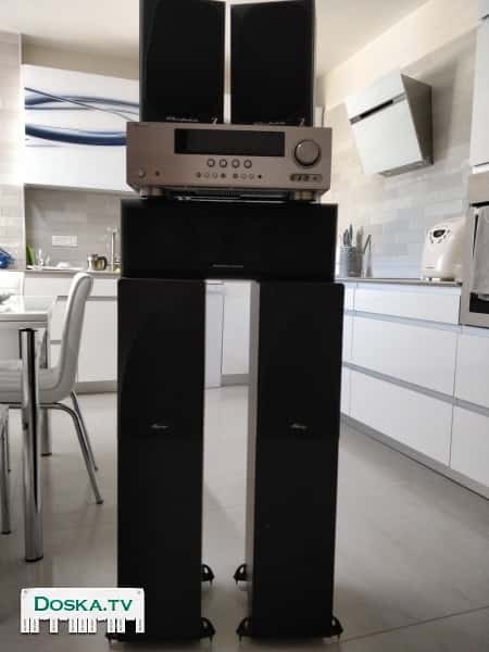 Комплект в отличном состоянии, вместе c проводами. Ресивер-Yamaha, колонки:
