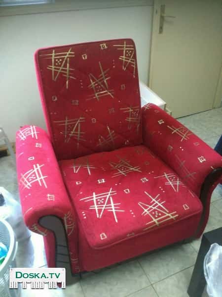 комплект: трёхместный диван из ткани и два кресла, все раскладывается,