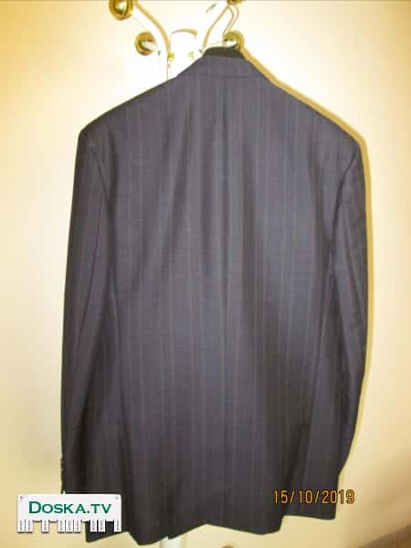 Мужской костюм итальянский Синий в полоску.Размер 50.(L) В отличном состоянии