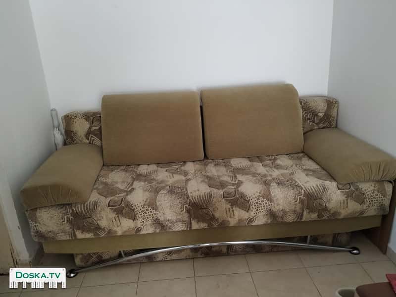 Продаю хороший, удобный диван в нормальном состоянии. Диван легко превращается
