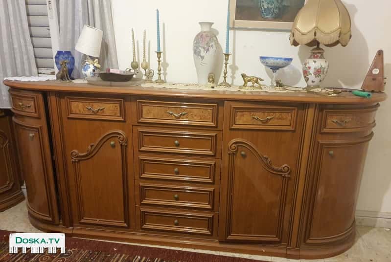 Витрина: высота 2.25 глубина: 40,5 Буфет: длинна 2,25 высота 94