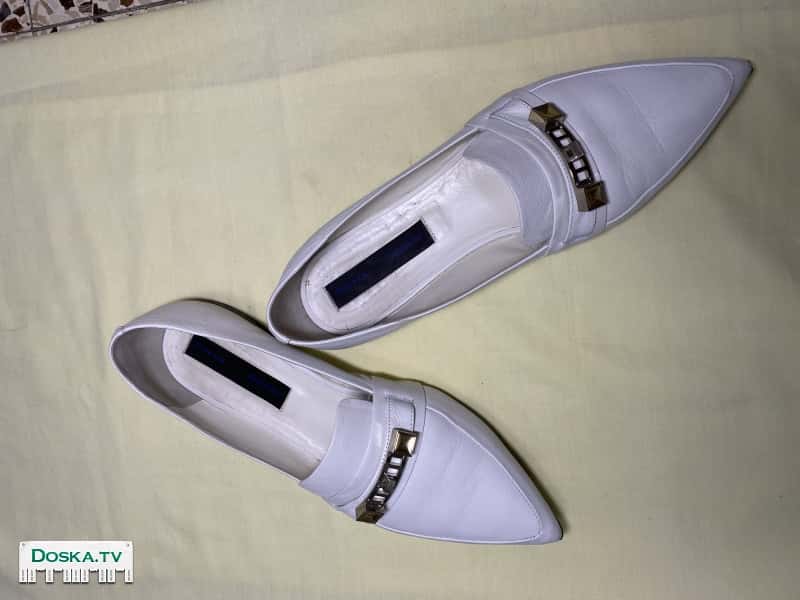 Белые лоферы фирмы Proenza Schouler, в отличном состоянии. размер 39-39,5,