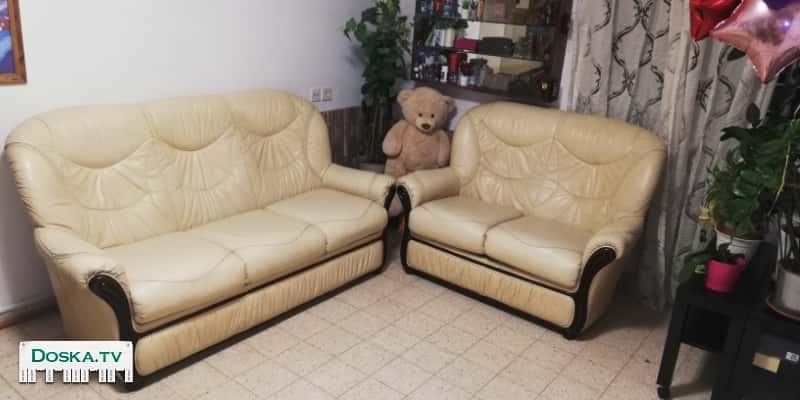 Итальянский салон 3+2 из натуральной кожи кремового цвета. Подушки вынимаются