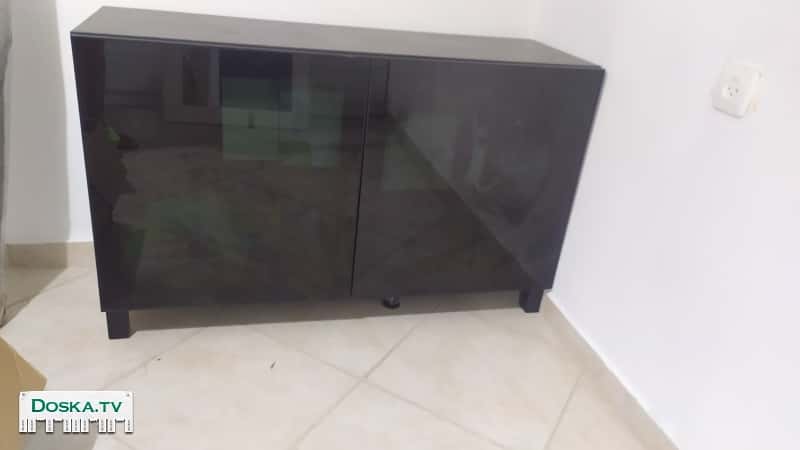 Тумба под ТВ. Икея. Отличное состояние. Глубина-42, длина- 120, высота-74.