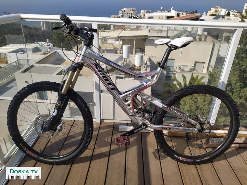 Горный велосипед высокого класса, рама легкосплавная ,27 скоростей, полный подвес