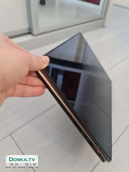 Ноутбук новый практически не был в использовании , дисплей 13.9