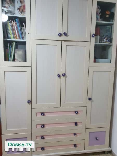 На продажу шкаф для девочки. Красивый, удобный, в отличном состоянии.