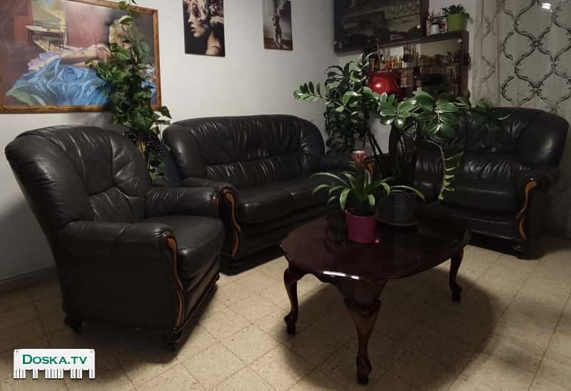 ОСТАЛСЯ ТОЛЬКО ТРЁХМЕСТНЫЙ ДИВАН и столик в подарок. Итальянский салон