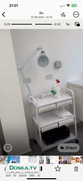 Кушетка со стулом для косметолога( белый),витрина,стол письменный, три тележки