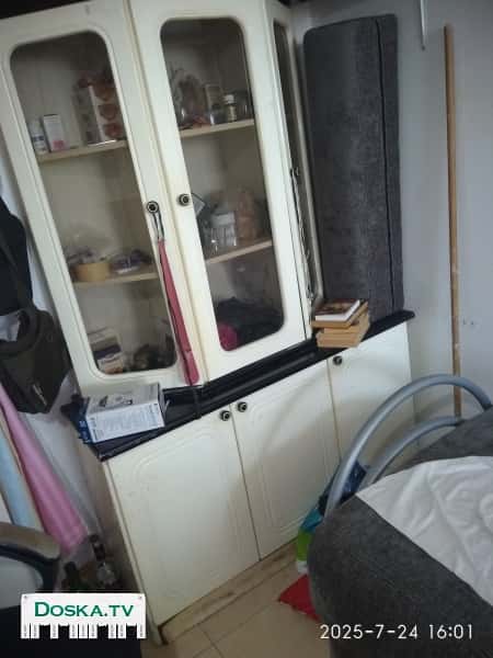 Тумба 120/45, високая 70, 3 двери, в порядочном состояние, входит